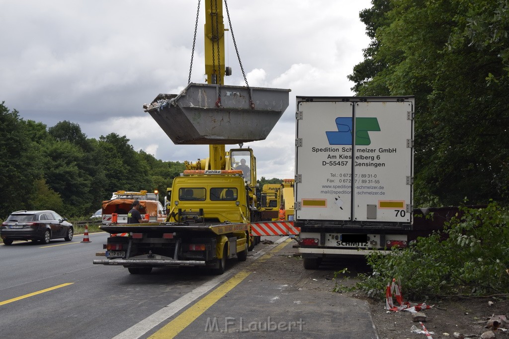 Schwerer VU A 3 Rich Oberhausen Hoehe AK Leverkusen P807.JPG - Miklos Laubert